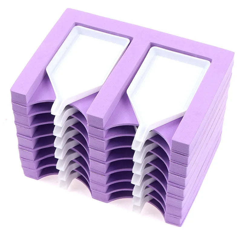 Estante com 16 bandejas inclusas - Pintura em diamante